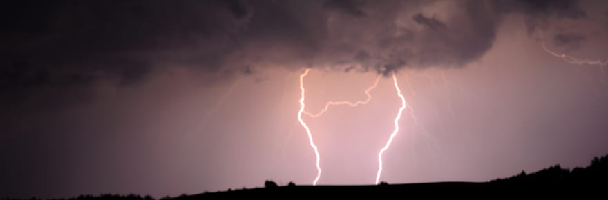 Vigilances orages&nbsp;: 42&nbsp;d&eacute;partements en alerte, des pluies intenses et du vent fort annonc&eacute;s