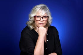 Pour &quot;une &eacute;mission de deux heures par semaine&quot;, ce salaire d&eacute;ment de Laurence Boccolini posait un gros probl&egrave;me &agrave; France TV