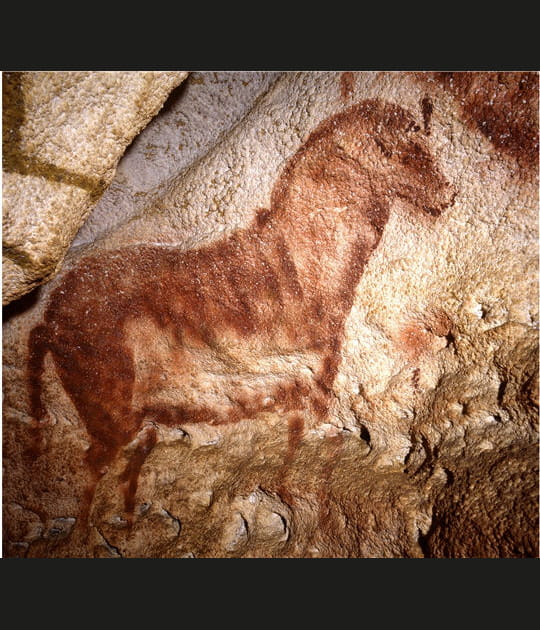 Le premier cheval rouge