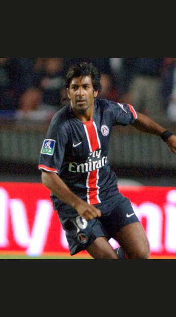 Vikash Dhorasoo licenci&eacute; pour&nbsp;&quot;insubordination&quot;