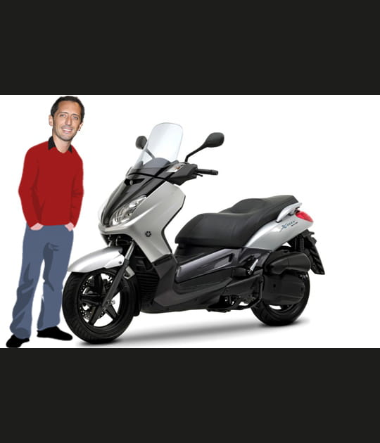 Gad Elmaleh en Yamaha X-Max