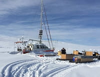 Dans les glaces de l'Arctique