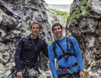 En pleine nature avec Bear Grylls : Les Alpes suisses avec Alex Honnold