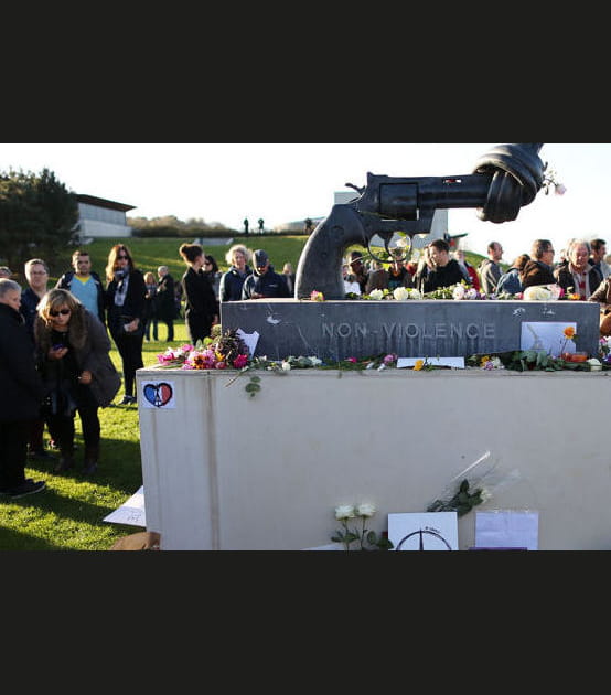 Hommage &agrave; la non-violence &agrave; Caen