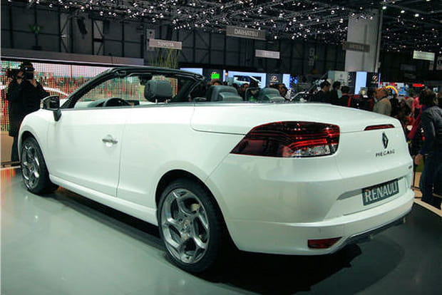 Mégane CC : toit panoramique en verre de série