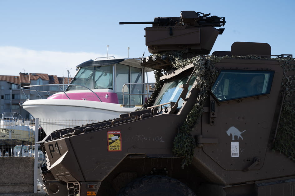 L'arm&eacute;e s'empare de S&egrave;te et de Frontignan&nbsp;: des blind&eacute;s sur les ports