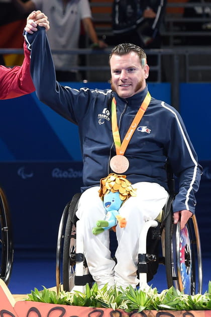 Florian Merrien (tennis de table), touch&eacute; par un virus de la moelle &eacute;pini&egrave;re