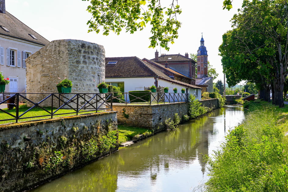 Cr&eacute;cy-la-Chapelle, la Venise briarde accessible en train