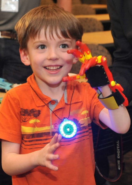 Des mains de super-h&eacute;ros en 3D