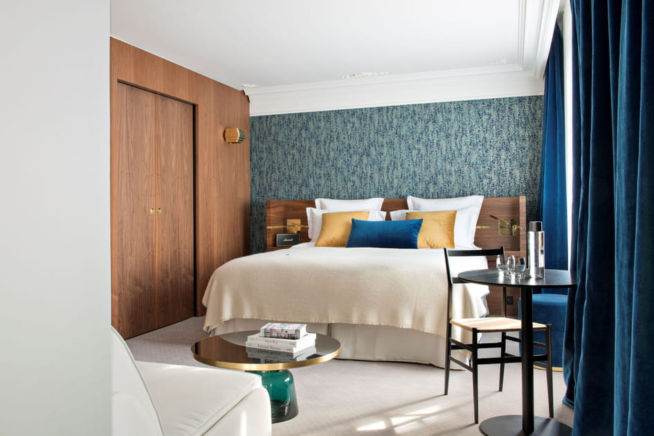 Une chambre qui multiplie les textiles