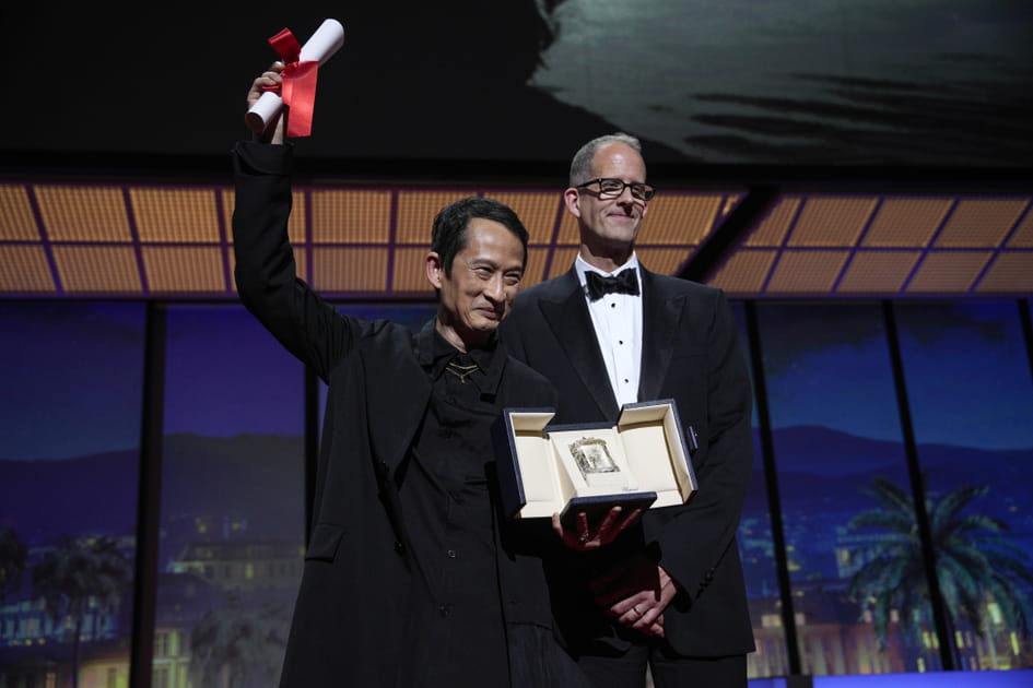 Tran Anh Hung re&ccedil;oit le Prix de la mise en sc&egrave;ne
