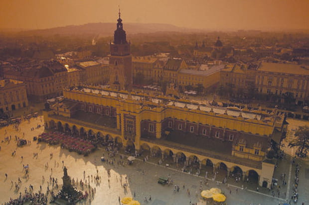 L'aube se lève sur Cracovie