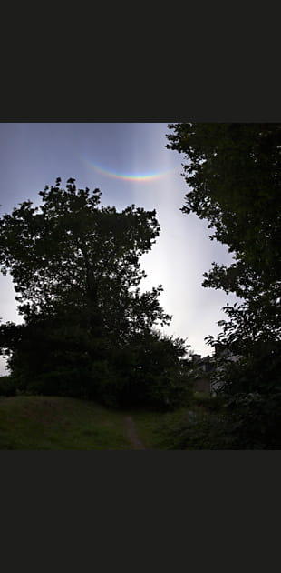 Un arc-en-ciel au z&eacute;nith