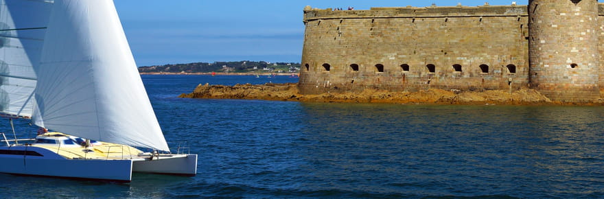 C'est le Fort Boyard breton et contrairement &agrave; son cousin charentais, on peut le visiter&nbsp;!