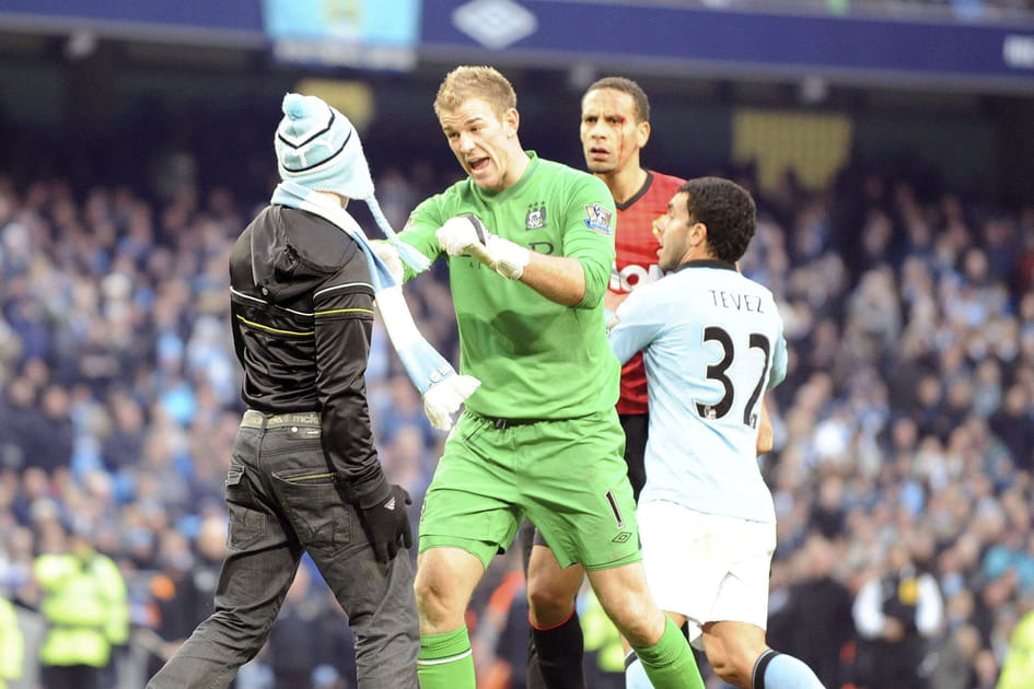 Rio Ferdinand menac&eacute; par un supporter de Manchester City