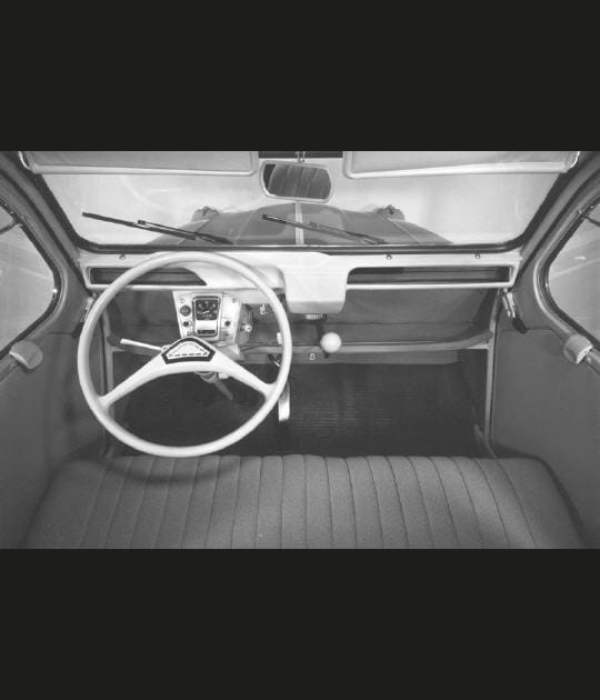 La planche de bord de la 2&nbsp;CV AZAM