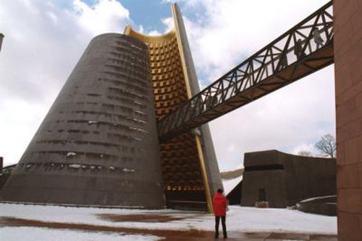 Catherine Damesin : la directrice de Vulcania retrouvée morte au pied d'une falaise