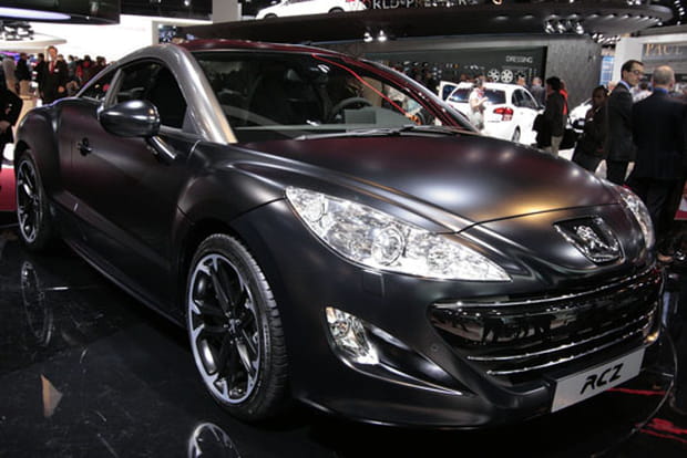 Peugeot RCZ en noir mat