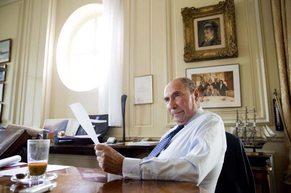Dans son bureau