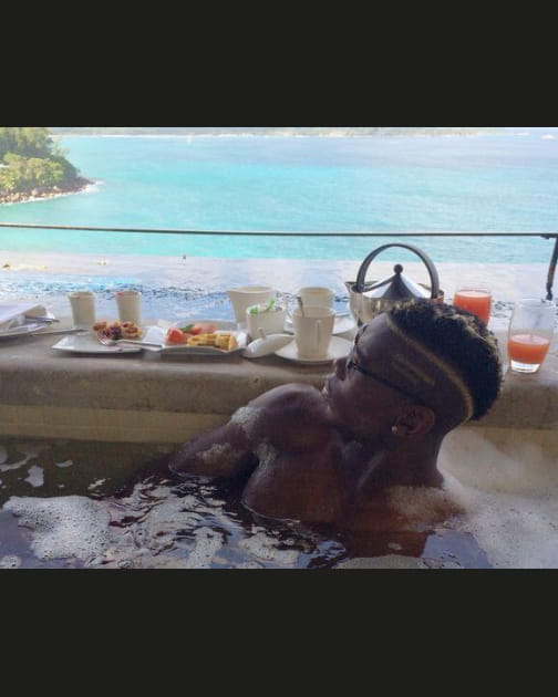 Paul Pogba, jacuzzi et plage au soleil