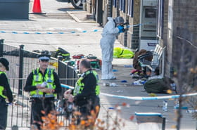 Attaque au couteau au Royaume-Uni&nbsp;: que sait-on des deux suspects de l'attaque&nbsp;?