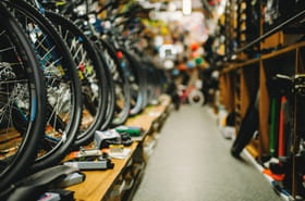 Normandie. &quot;Il n'en restera qu'un&nbsp;!&quot; Un ex-candidat de Koh Lanta s'est reconverti et fusionne des commerces &agrave; succ&egrave;s