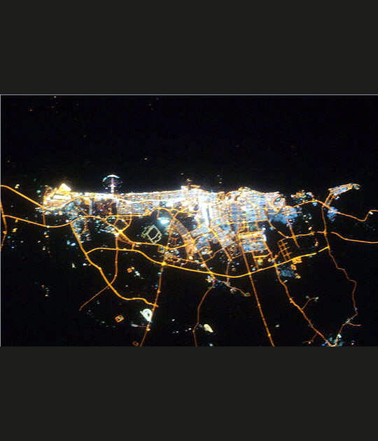 Visite nocturne de Duba&iuml;