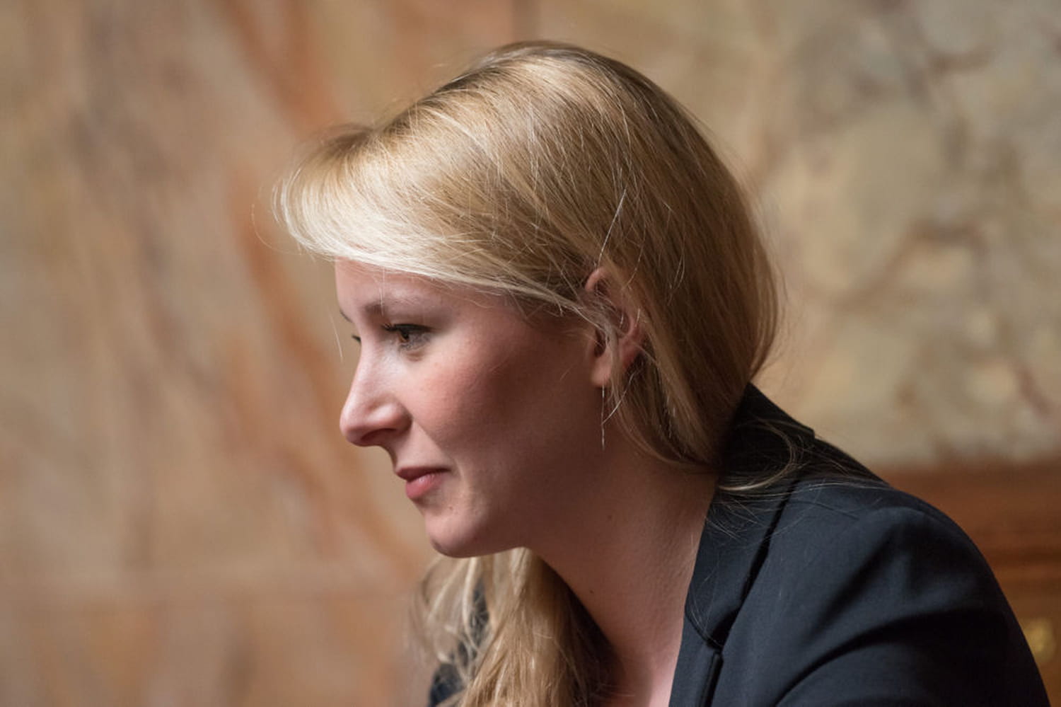 Régionales 2015 : Marion Maréchal-Le Pen met son grand-père face à ses engagements en PACA