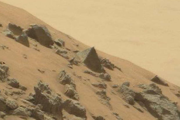 Une pyramide sur Mars