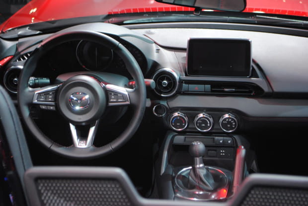 Des instruments sobres