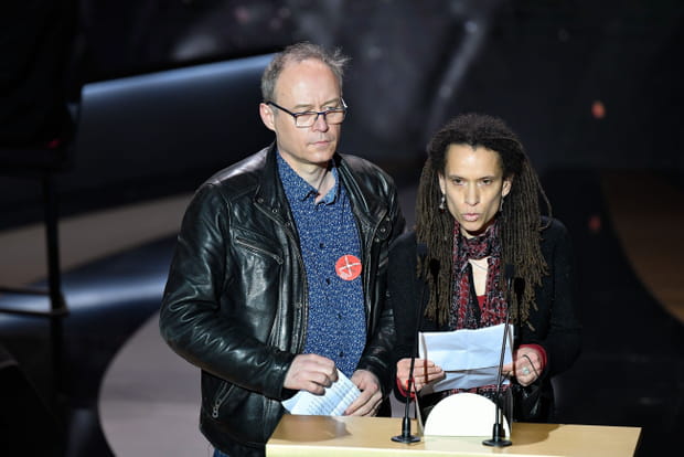 Des militants CGT sur la scene des César