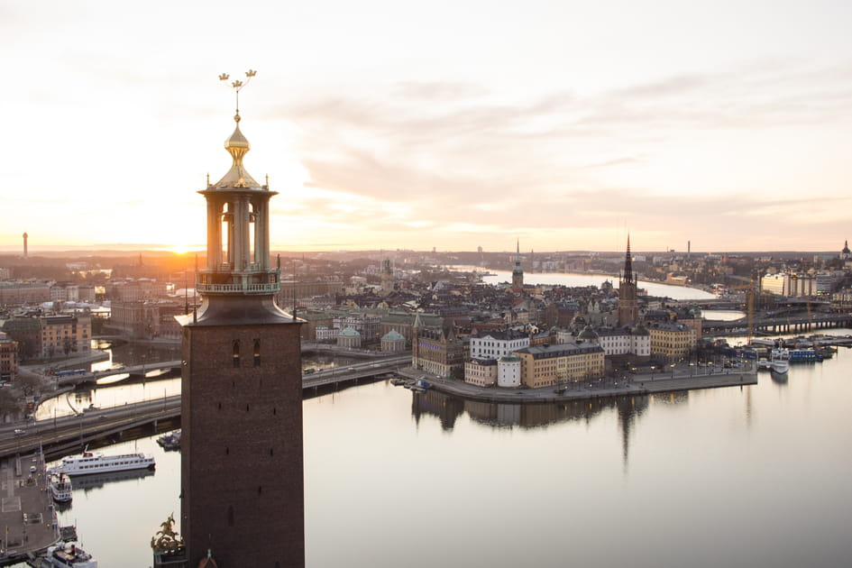 Profitez des vues de l'h&ocirc;tel de ville, un must &agrave; Stockholm