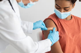 Covid-19&nbsp;: le virus circule-t-il encore, alors que la campagne de vaccination a commenc&eacute;&nbsp;?