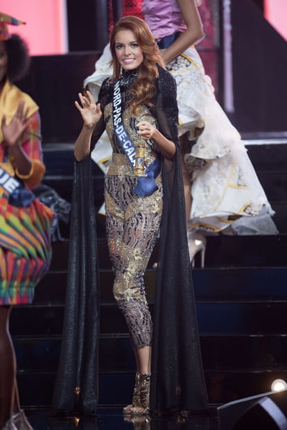 Le costume régional de Maëva Coucke