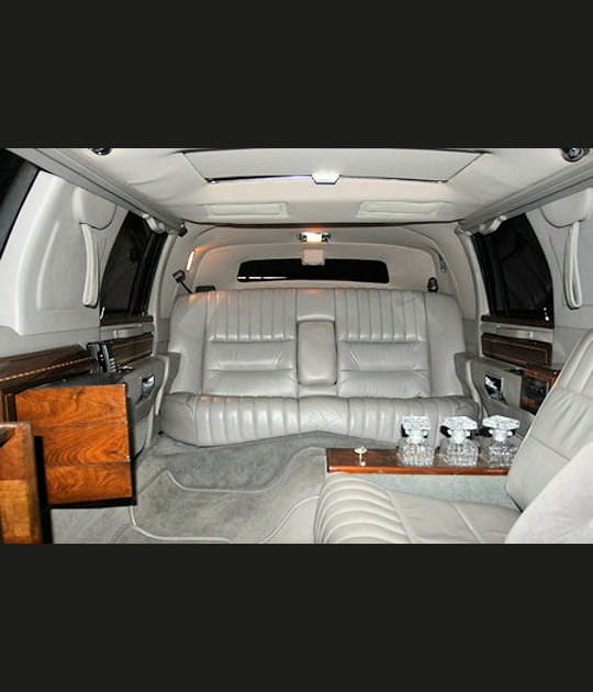 Int&eacute;rieur de la Lincoln Town Car Limousine