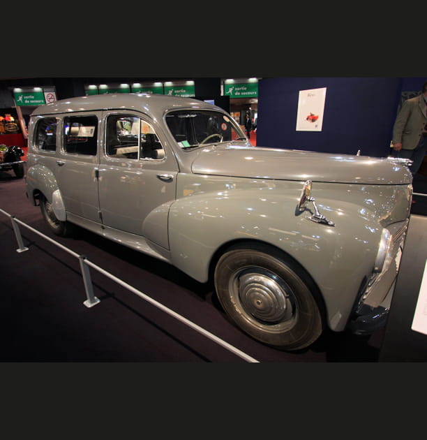 Peugeot 203&nbsp;limousine commerciale