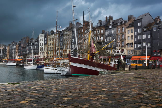Honfleur, sous une pluie fine normande