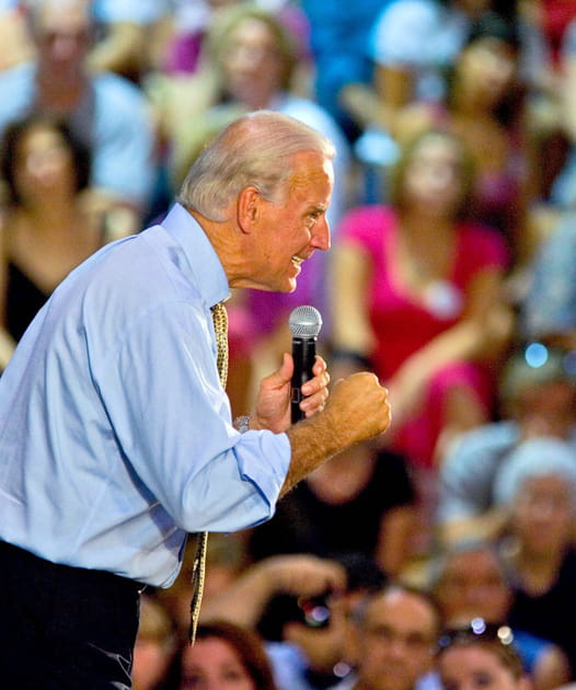 Quand Joe Biden demande &agrave; un parapl&eacute;gique de se lever