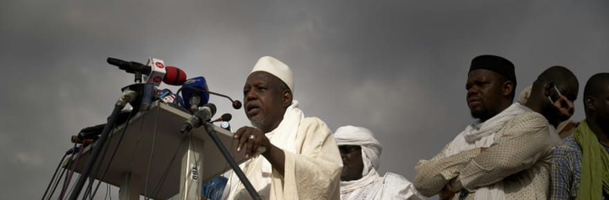 Entre religion et politique, l'imam Mahmoud Dicko au centre de l'&eacute;chiquier malien