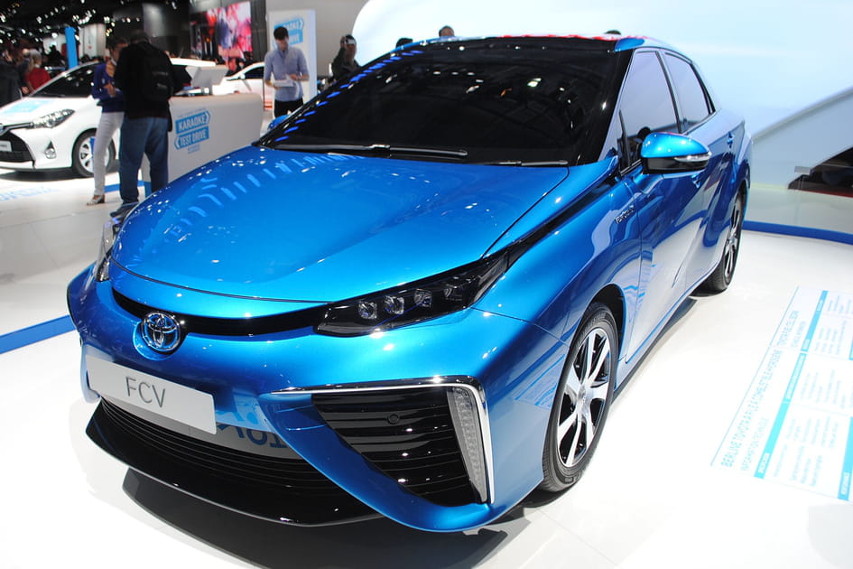 Toyota FCV&nbsp;: la premi&egrave;re voiture &agrave; pile &agrave; combustible de grande s&eacute;rie