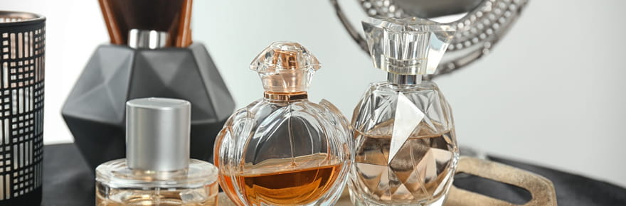 L'erreur est trop fr&eacute;quente, voici pourquoi il ne faut jamais stocker de parfum dans la salle de bain