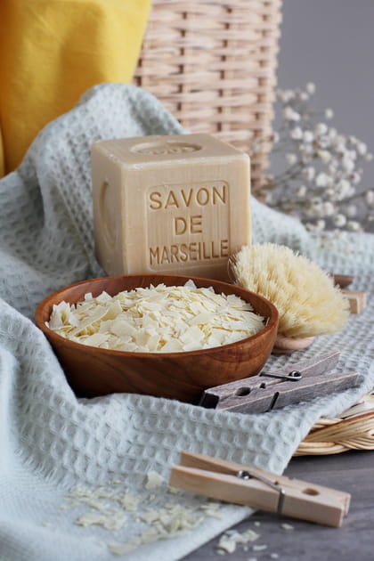 Le savon de Marseille, efficace pour nettoyer les fientes de pigeons&nbsp;?