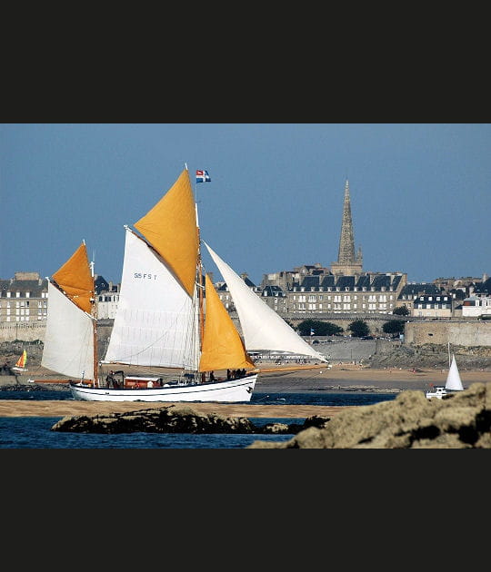 L'Etoile Mol&egrave;ne