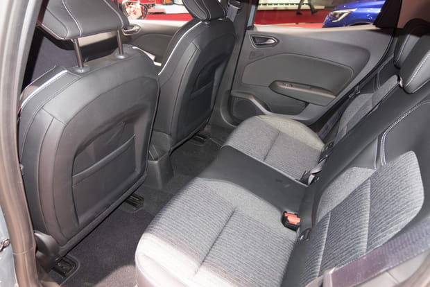 Plus d'espace pour les jambes à l'arrière de la Clio 5