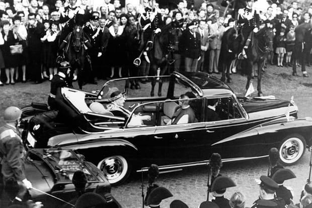 Vatican : une Mercedes 300D sur mesure