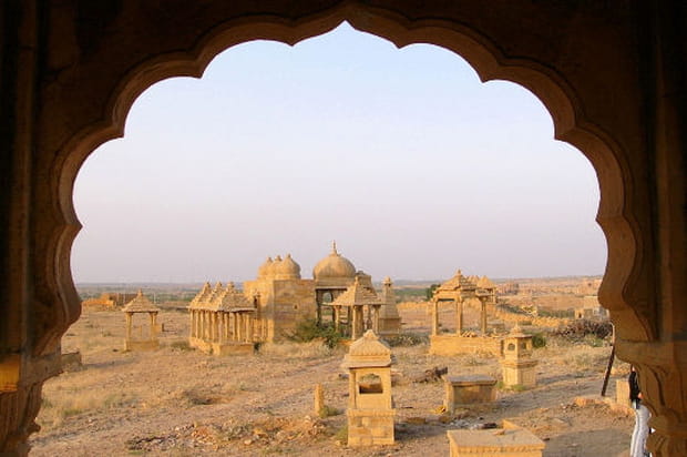 Le mystère des cénotaphes