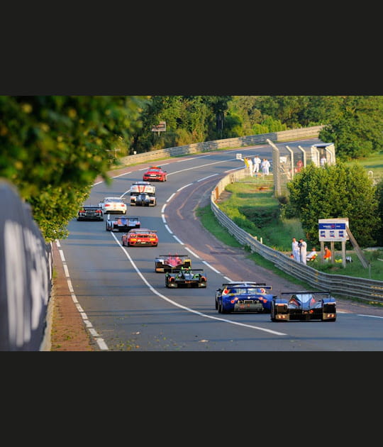 21h10&nbsp;: Le safety car en action