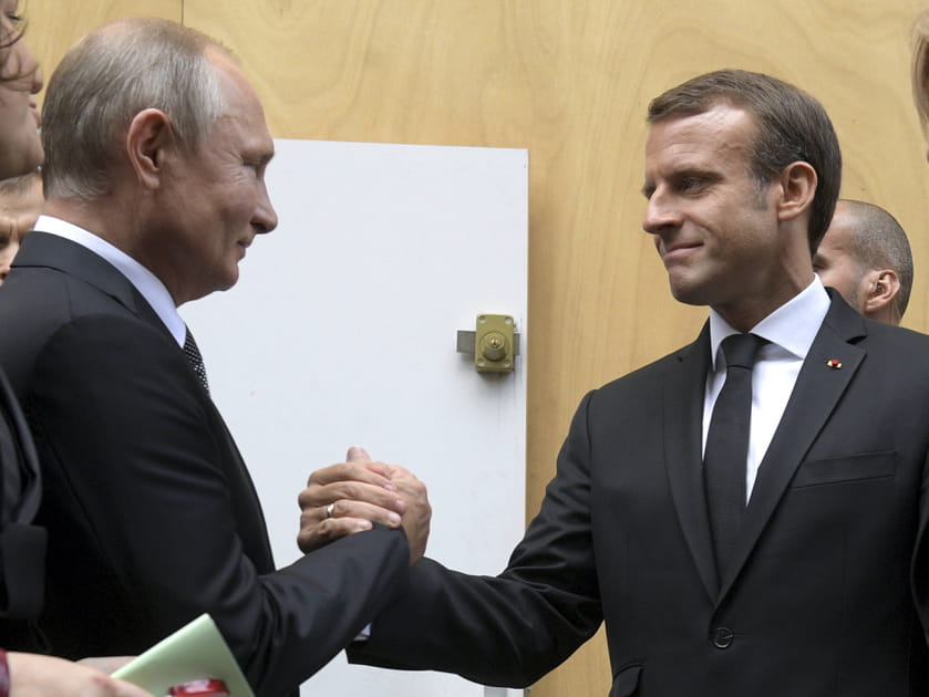 Poign&eacute;e de main franco-russe