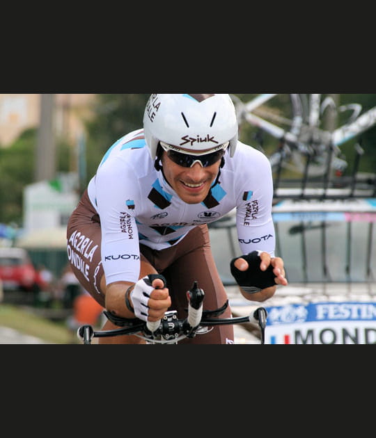 Le cycliste montre les dents