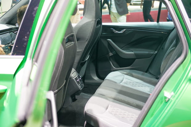 A l'arrière du Skoda Kamiq